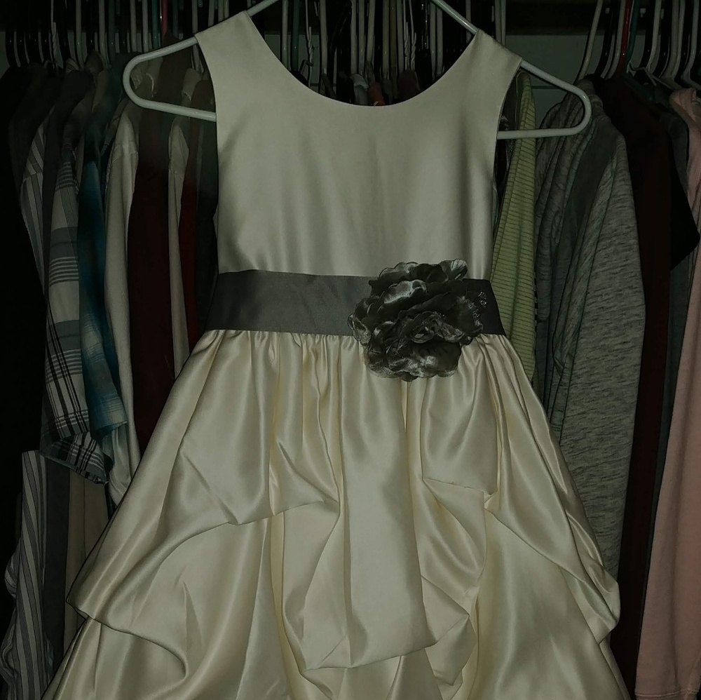 Girls flower girl dress